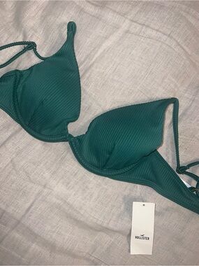 Hollister Women's Green Ribbed Bikini Top